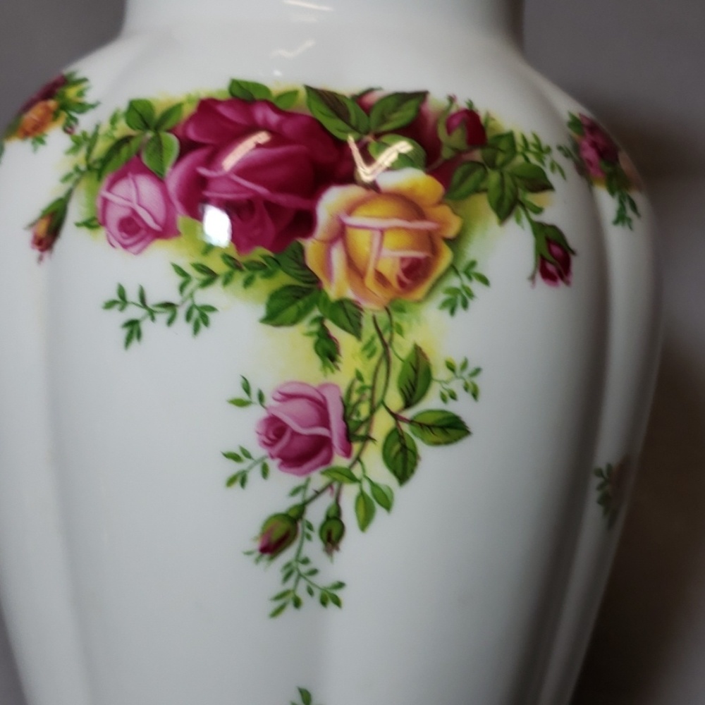 Old Country Roses Vase - Picture 5 of 5
